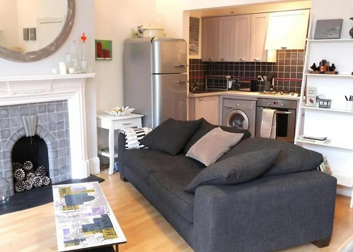Trendy 2Bd Flat In West Hampstead